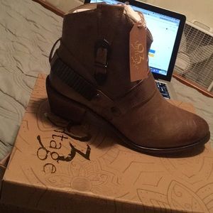 Vintage 93 Bentley Ankle Boot